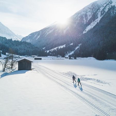 ホテル Alpenhaus Monte ノイシュティフト・イム・シュトゥーバイタール エクステリア 写真