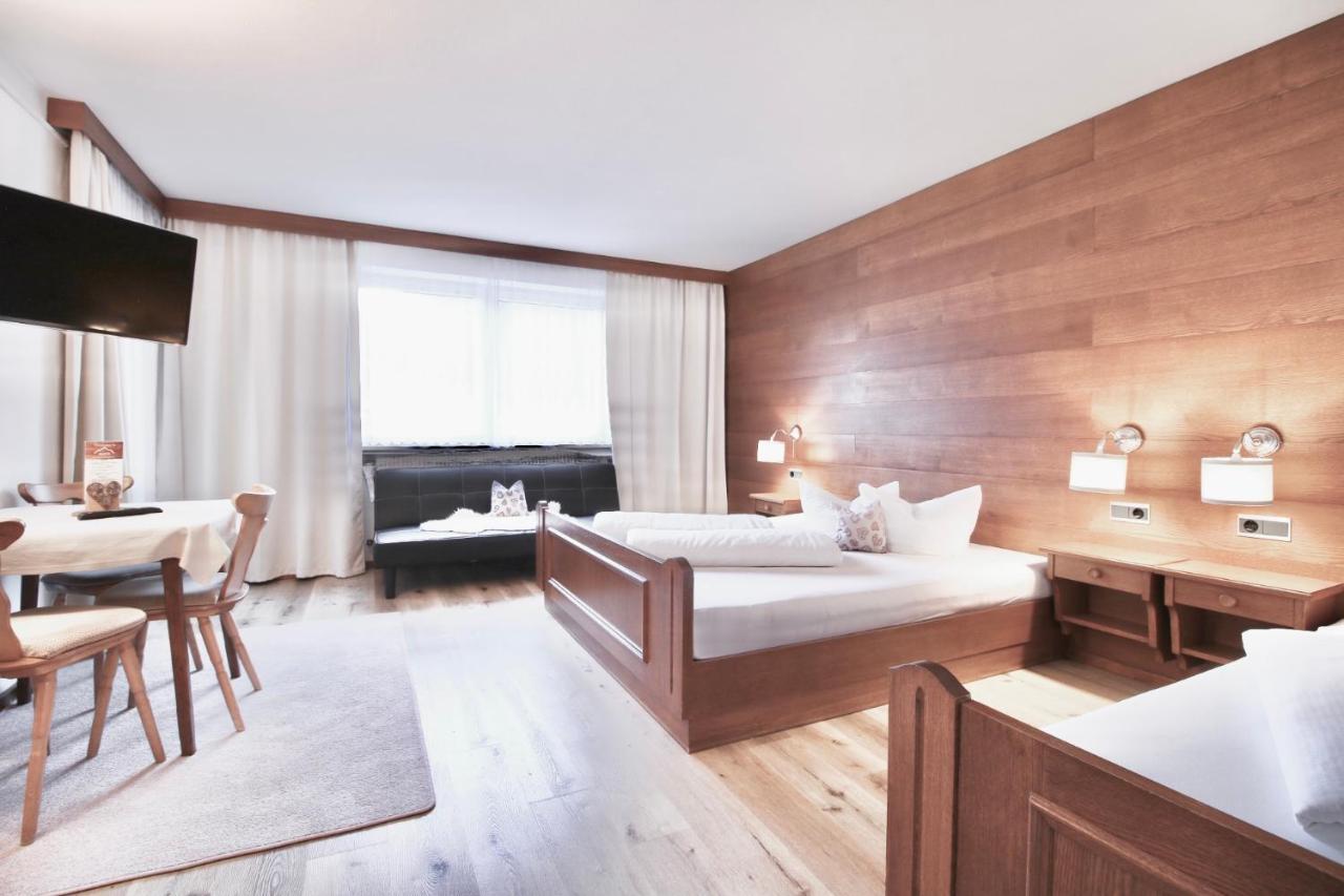 ホテル Alpenhaus Monte ノイシュティフト・イム・シュトゥーバイタール エクステリア 写真