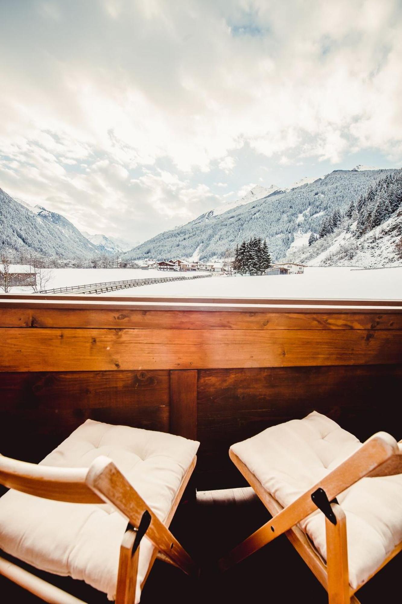 ホテル Alpenhaus Monte ノイシュティフト・イム・シュトゥーバイタール エクステリア 写真