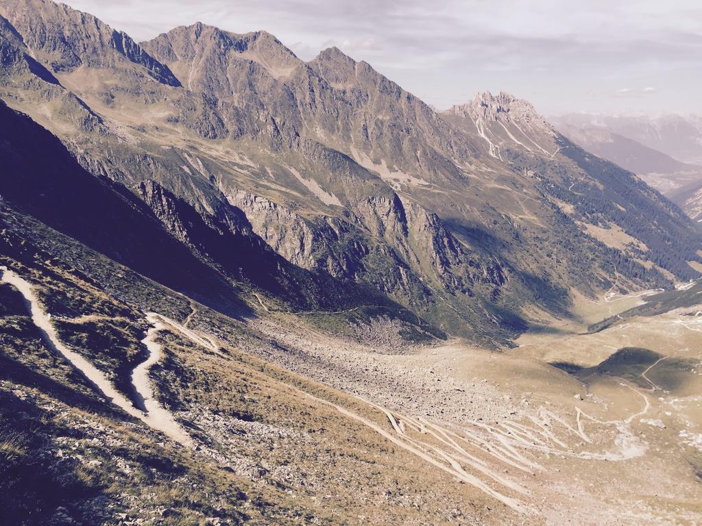 ホテル Alpenhaus Monte ノイシュティフト・イム・シュトゥーバイタール エクステリア 写真