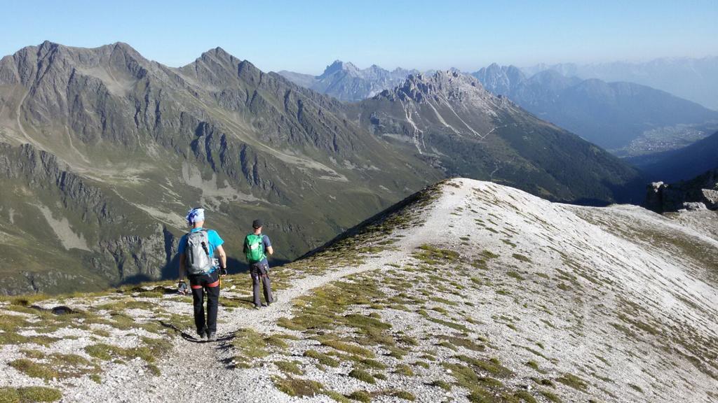 ホテル Alpenhaus Monte ノイシュティフト・イム・シュトゥーバイタール エクステリア 写真
