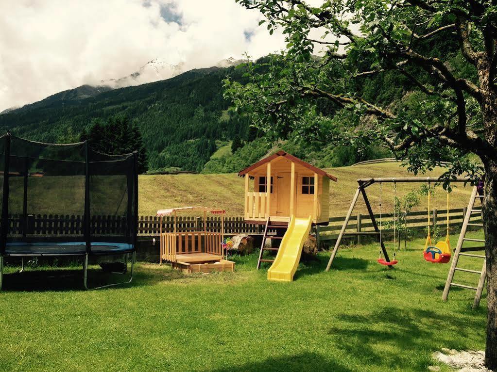 ホテル Alpenhaus Monte ノイシュティフト・イム・シュトゥーバイタール エクステリア 写真